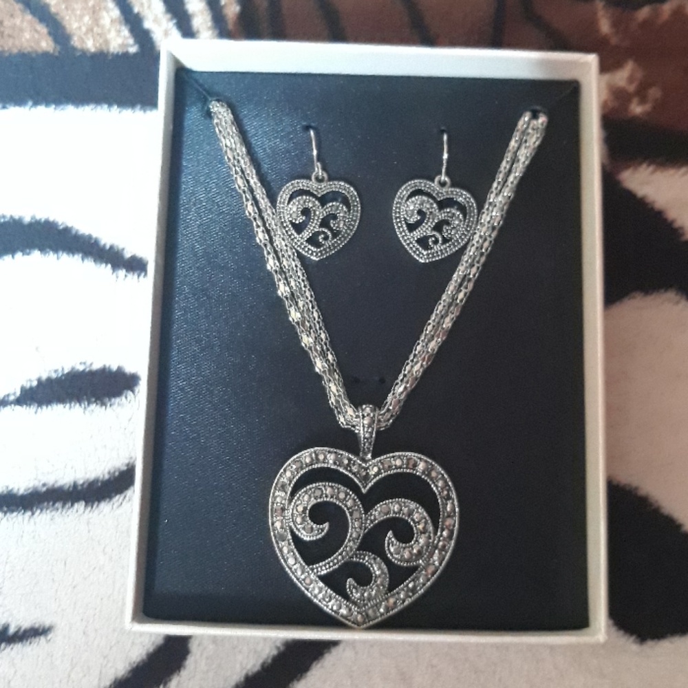 Necklace with earrings